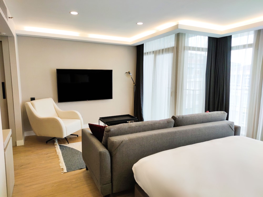 sarar otel kizilcikli
