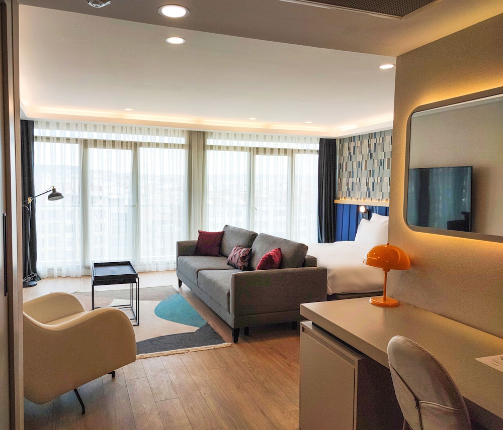sarar otel kizilcikli