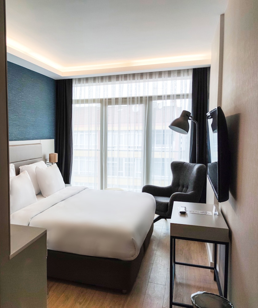 sarar otel kizilcikli