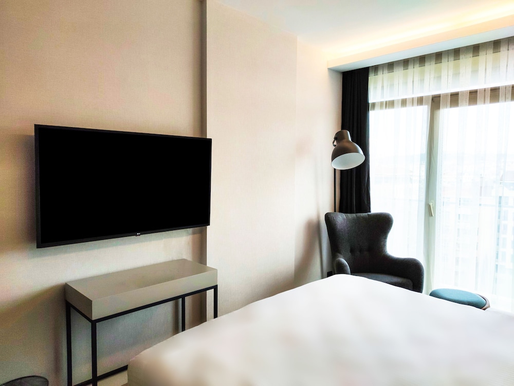 sarar otel kizilcikli