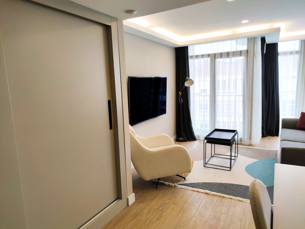 sarar otel kizilcikli