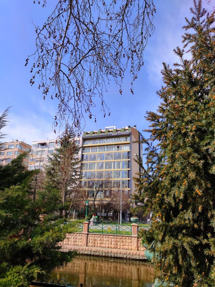 sarar otel kizilcikli