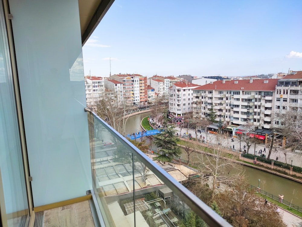 sarar otel kizilcikli
