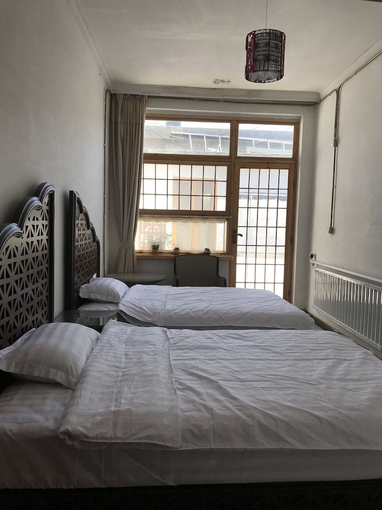 manhongs private courtyard