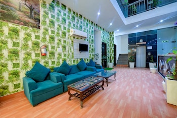 Hotel The White Sand Suites,Khasra 804/2 Mani Vasant Kunj Road Near Maruti Showroom New Delhi Mahipalpur 110037 Delhi,4 star