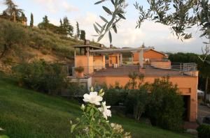 Il Castellaccio,Piccione>>Perugia,3 star