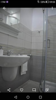 f rooms