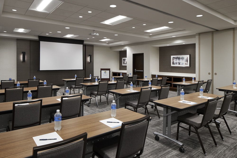 hyatt place evansville