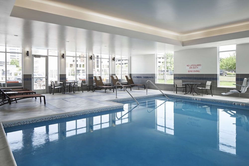 hyatt place evansville