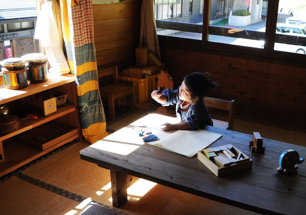 guest house pole pole