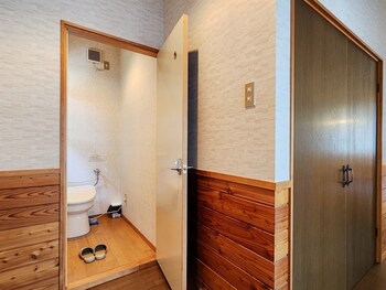 guest house pole pole