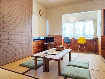 guest house pole pole