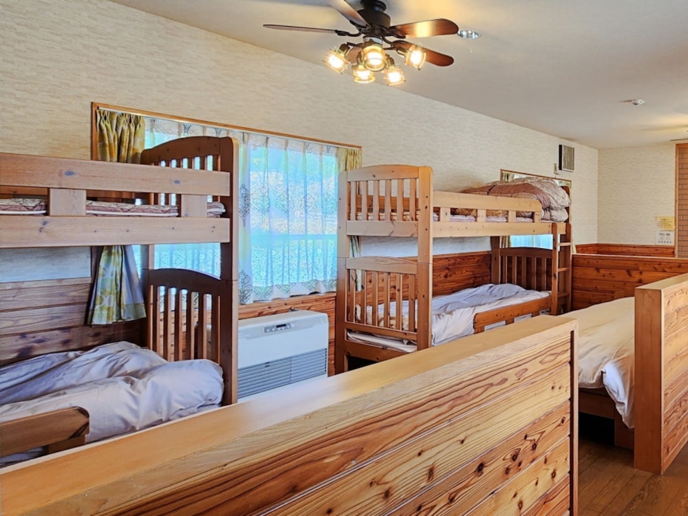 guest house pole pole