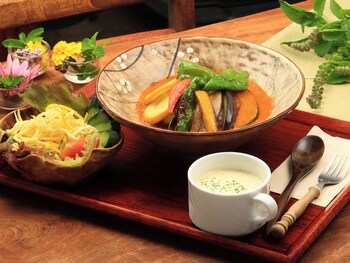 guest house pole pole