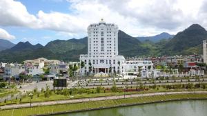 hoang nham luxury hotel