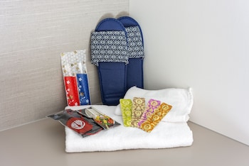 andand hostel minamisenju