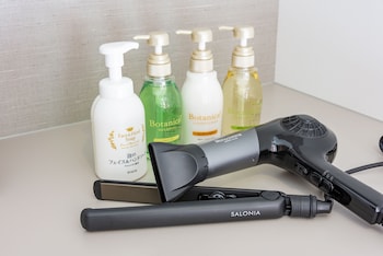 andand hostel minamisenju