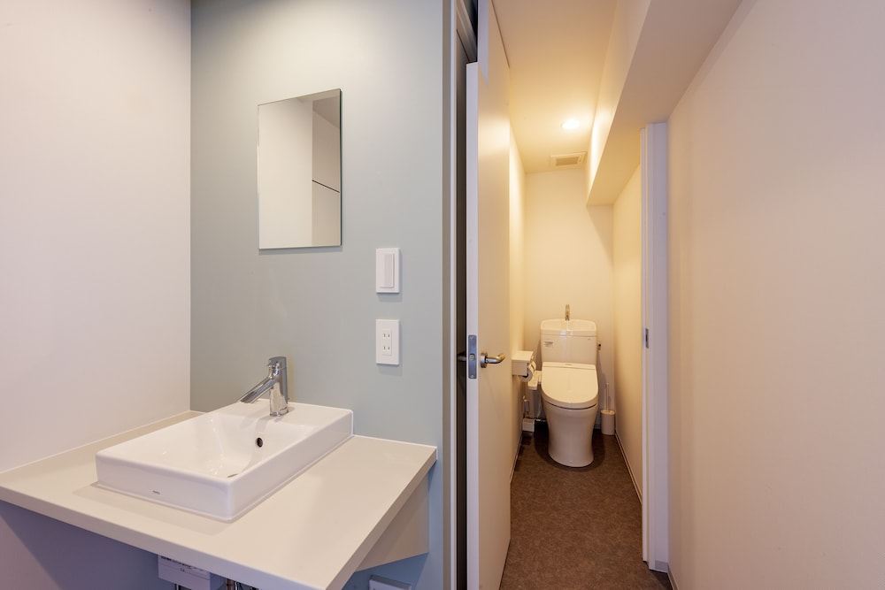 andand hostel minamisenju