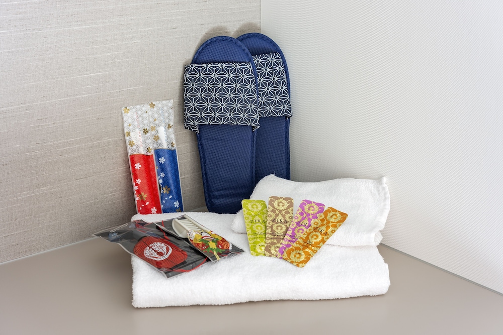 andand hostel minamisenju