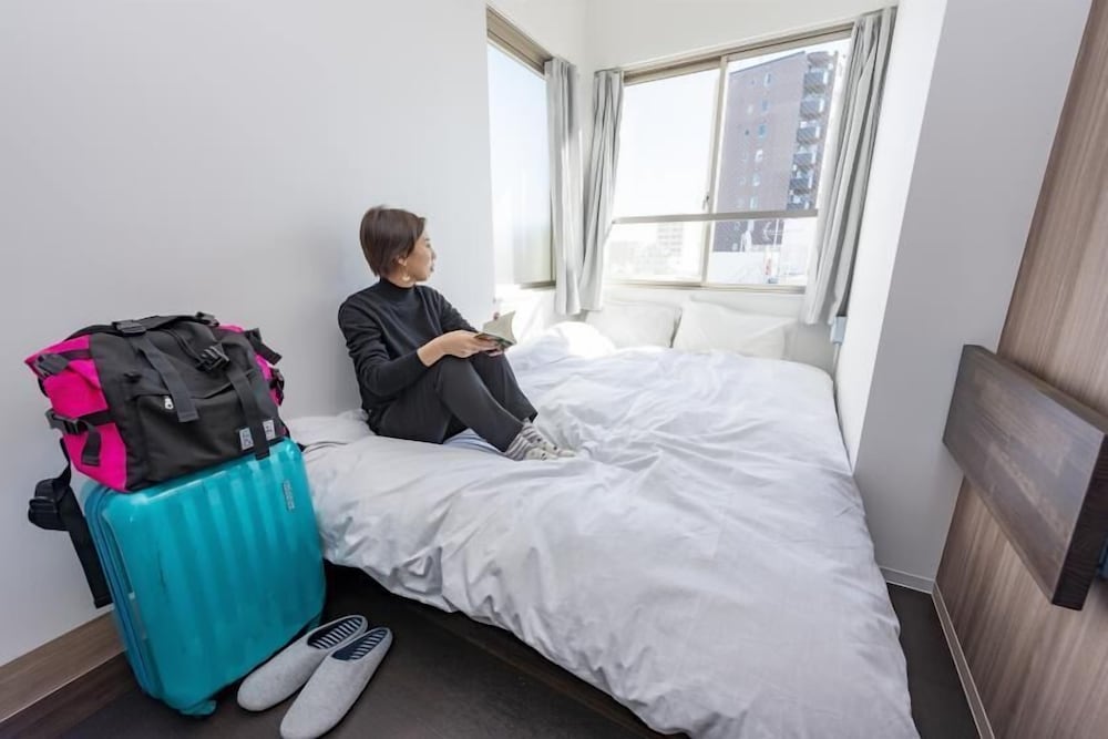 andand hostel minamisenju