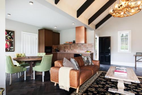 brokenback views country estate