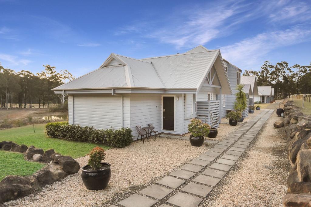 brokenback views country estate