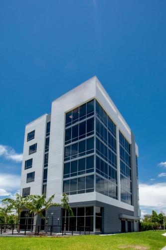 radisson red miami airport