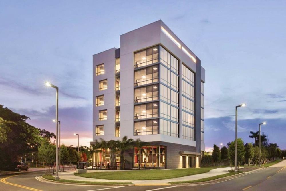 radisson red miami airport