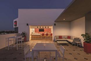 radisson red miami airport