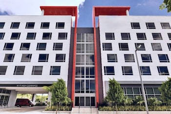 radisson red miami airport