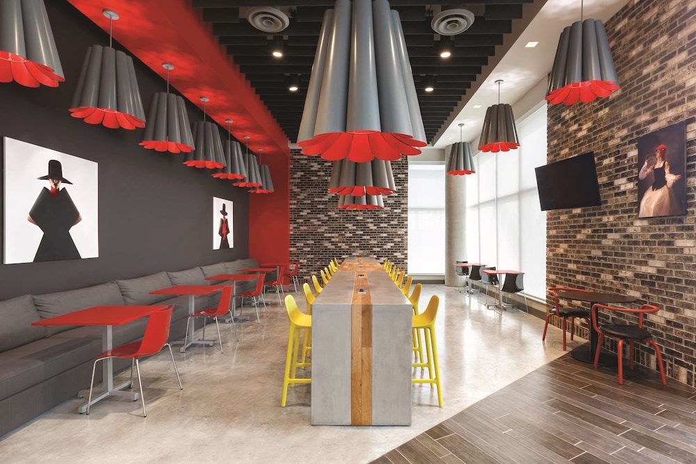 radisson red miami airport