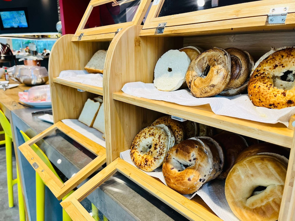 radisson red miami airport