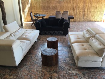 Athoma Guest House,Lot 411 Landboard Shakawe,3 star