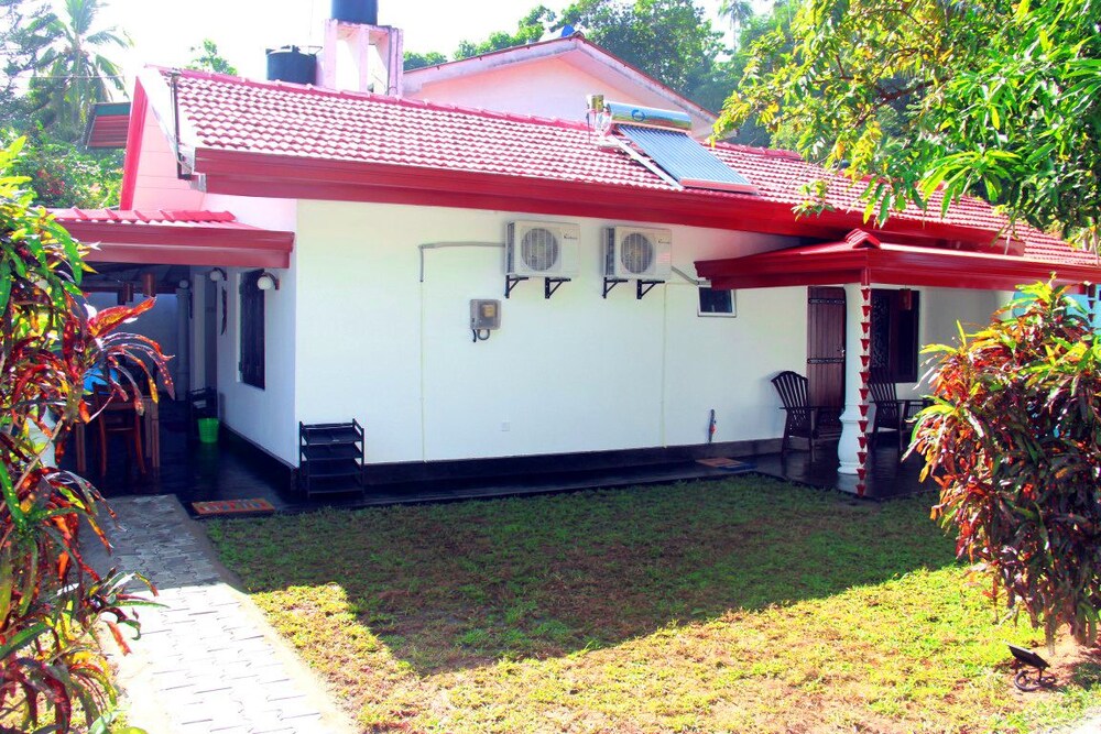 sooriya sewana guest house