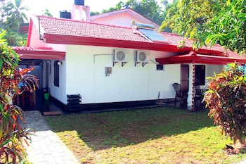 sooriya sewana guest house