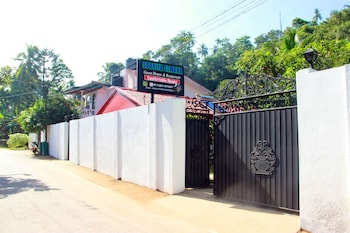 sooriya sewana guest house