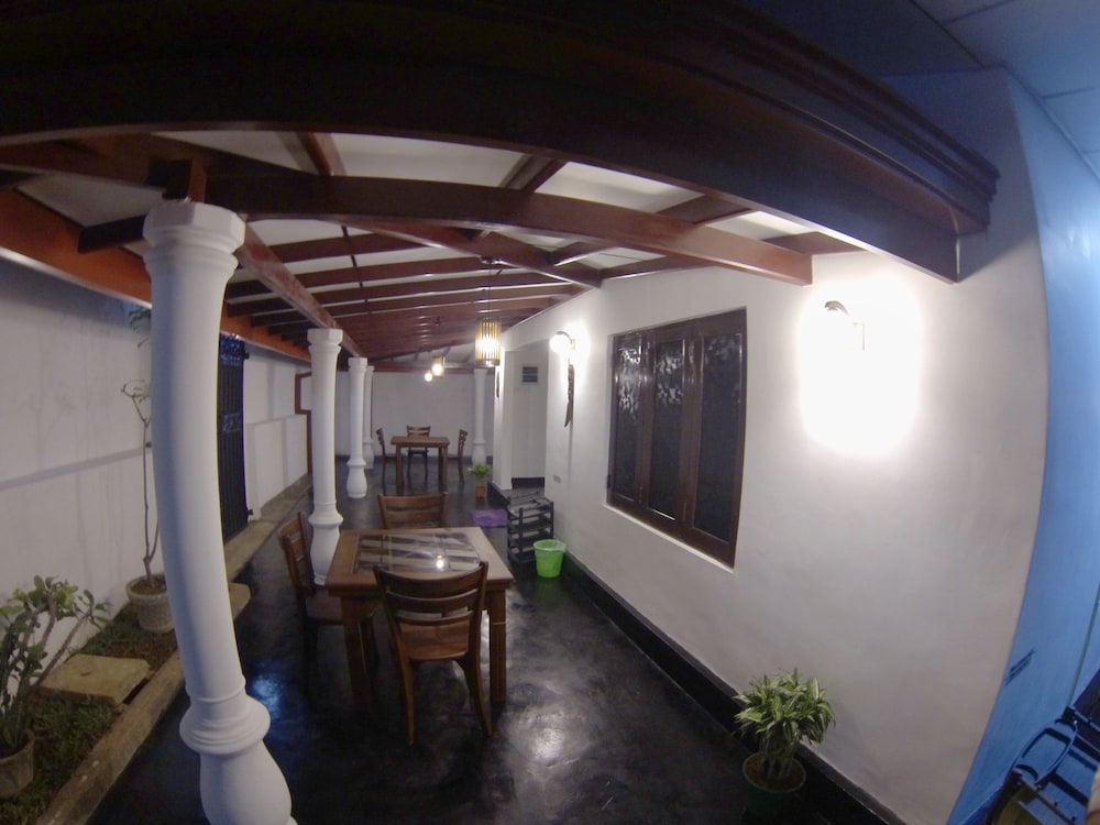 sooriya sewana guest house
