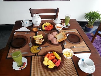 sooriya sewana guest house