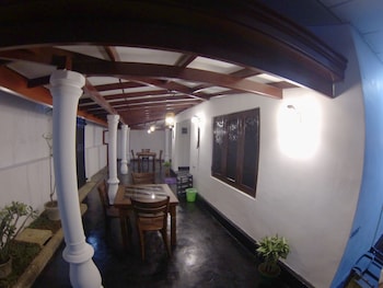 sooriya sewana guest house