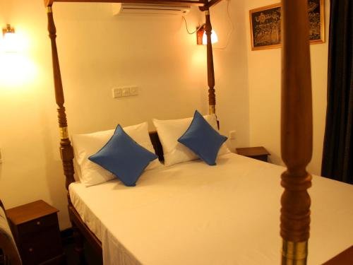 sooriya sewana guest house