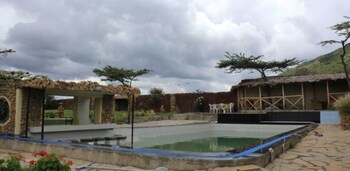 Jordan Breeze,Loipksen Lake Magadi Kiserian Kiserian,3.5 star