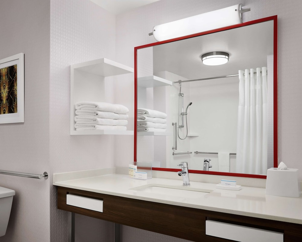 hampton inn and suites charlotte steele creek