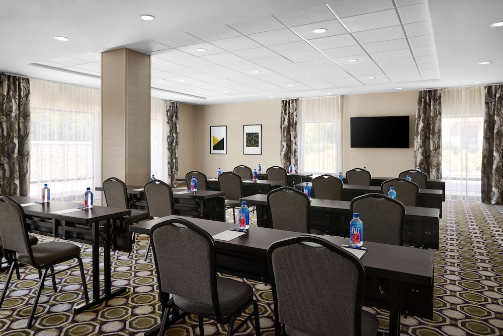 hampton inn and suites charlotte steele creek
