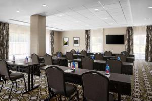 hampton inn and suites charlotte steele creek