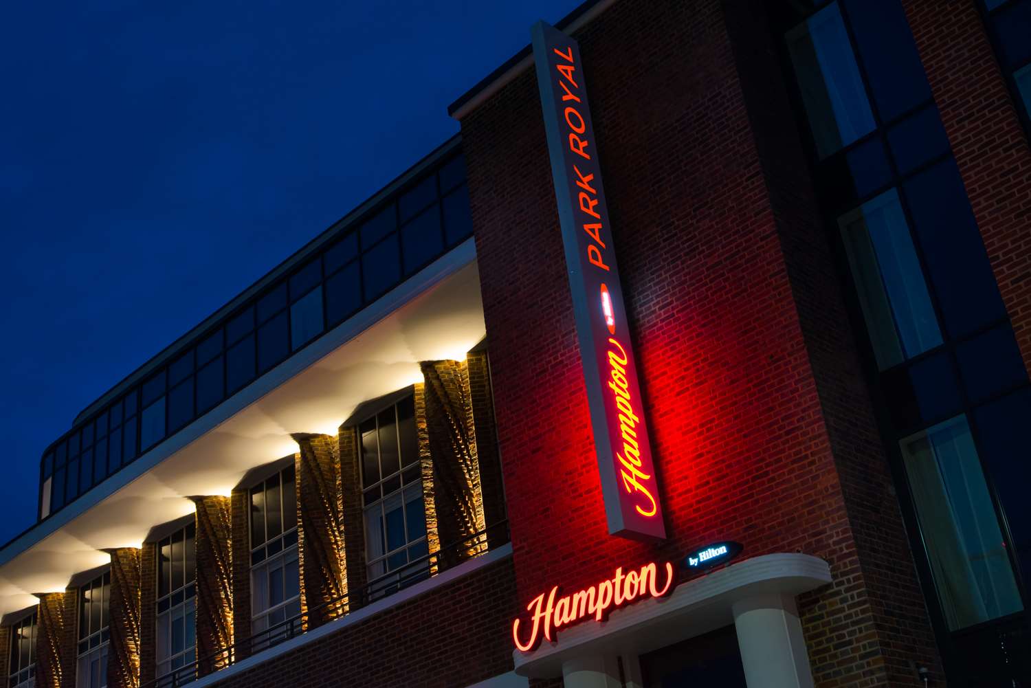 hampton by hilton london park royal