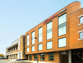 hampton by hilton london park royal