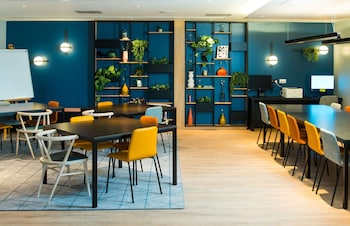 hampton by hilton london park royal