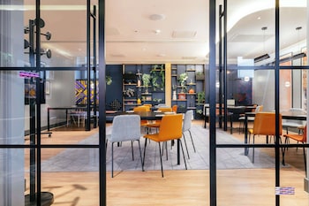 hampton by hilton london park royal