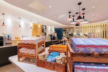 hampton by hilton london park royal