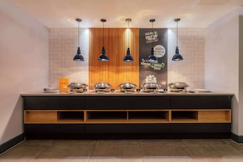 hampton by hilton london park royal